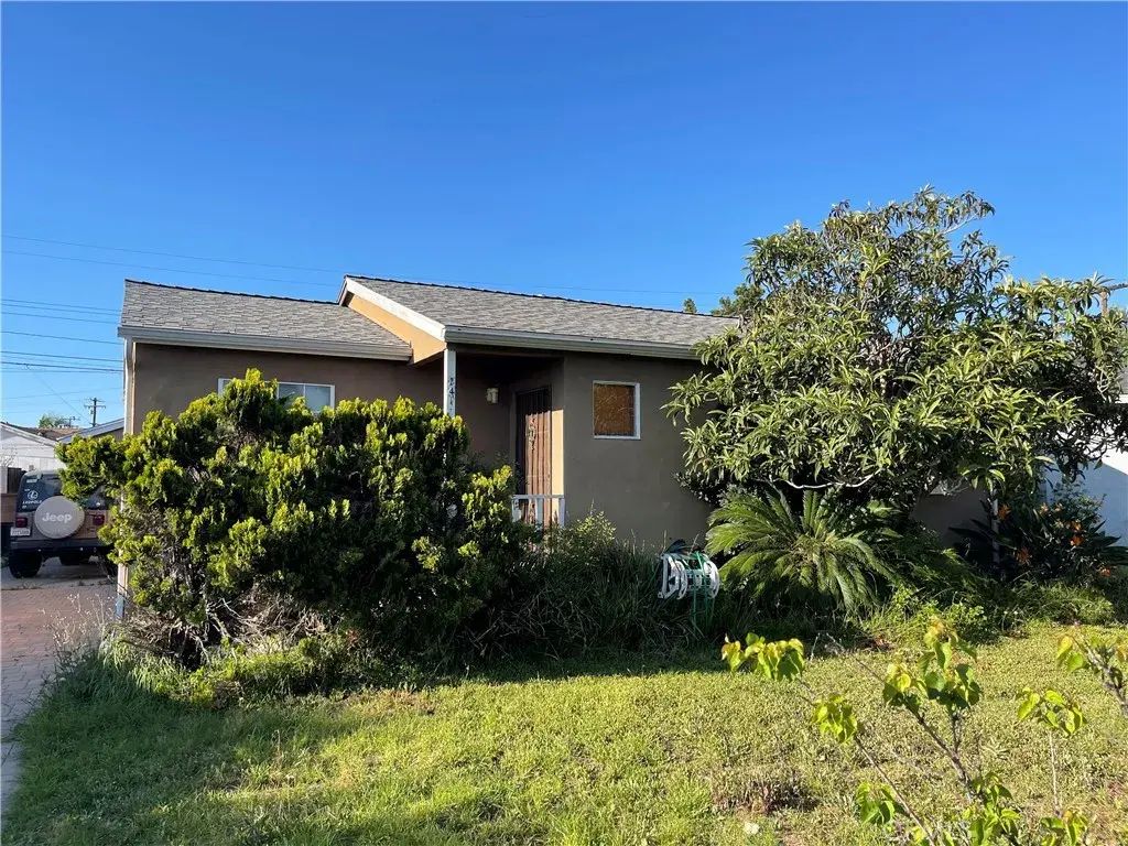 241 E 158th Street, Gardena