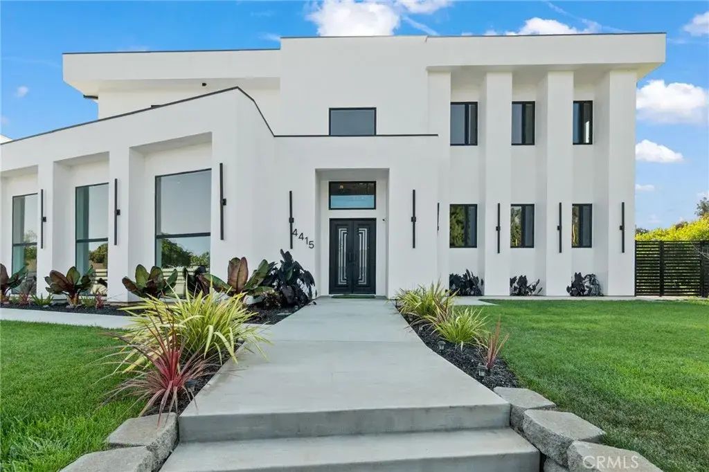 4415 Parkview Drive, Lakewood