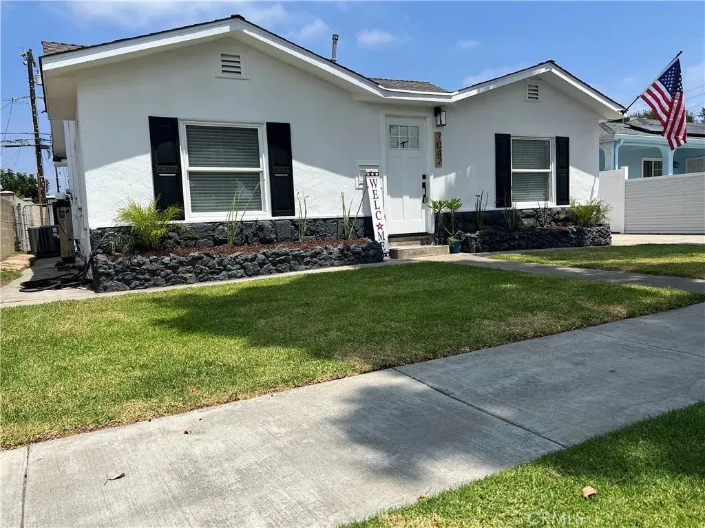 7047 San Marcus, Paramount
