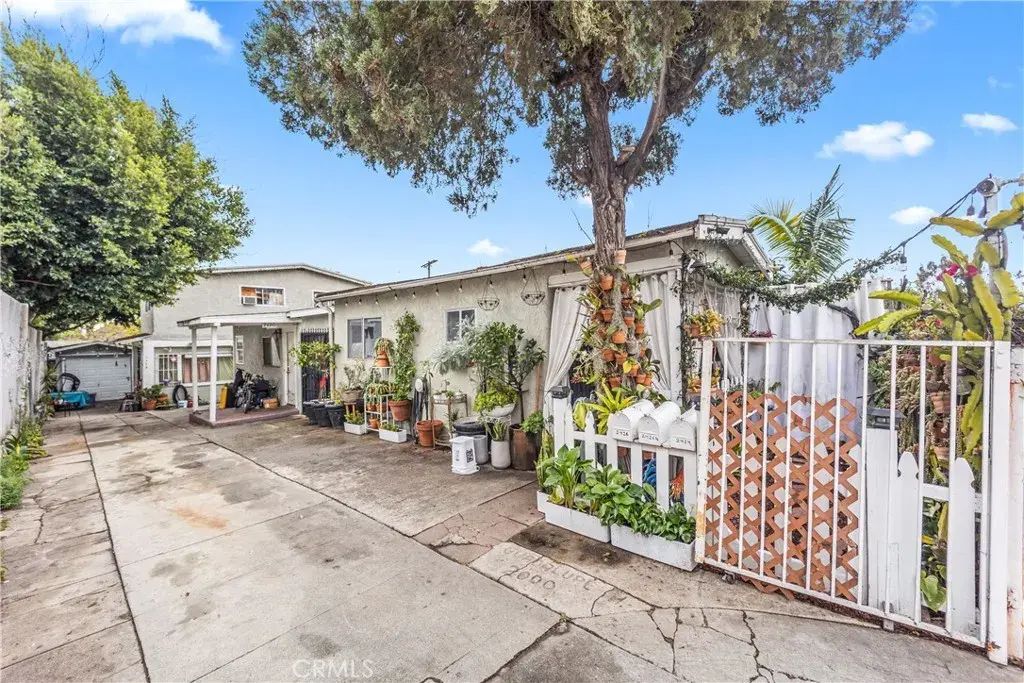 2424 West, Los Angeles