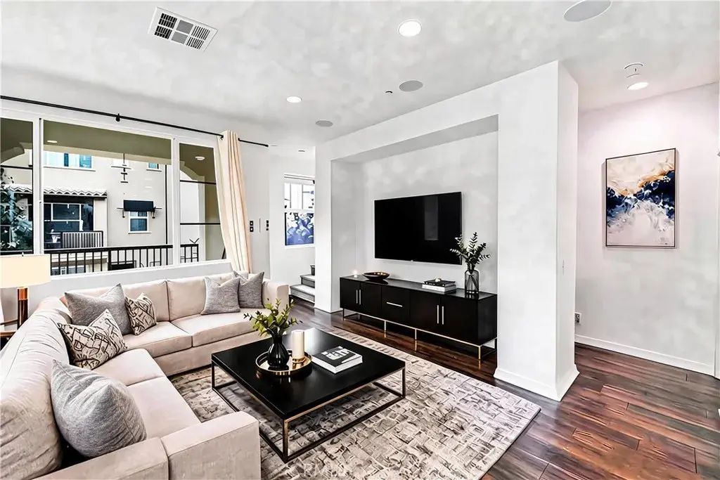 809 N Dalton 104, Azusa