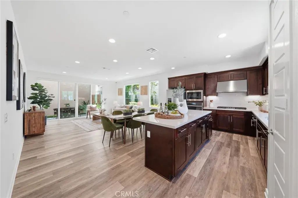 560 Cultivate, Irvine