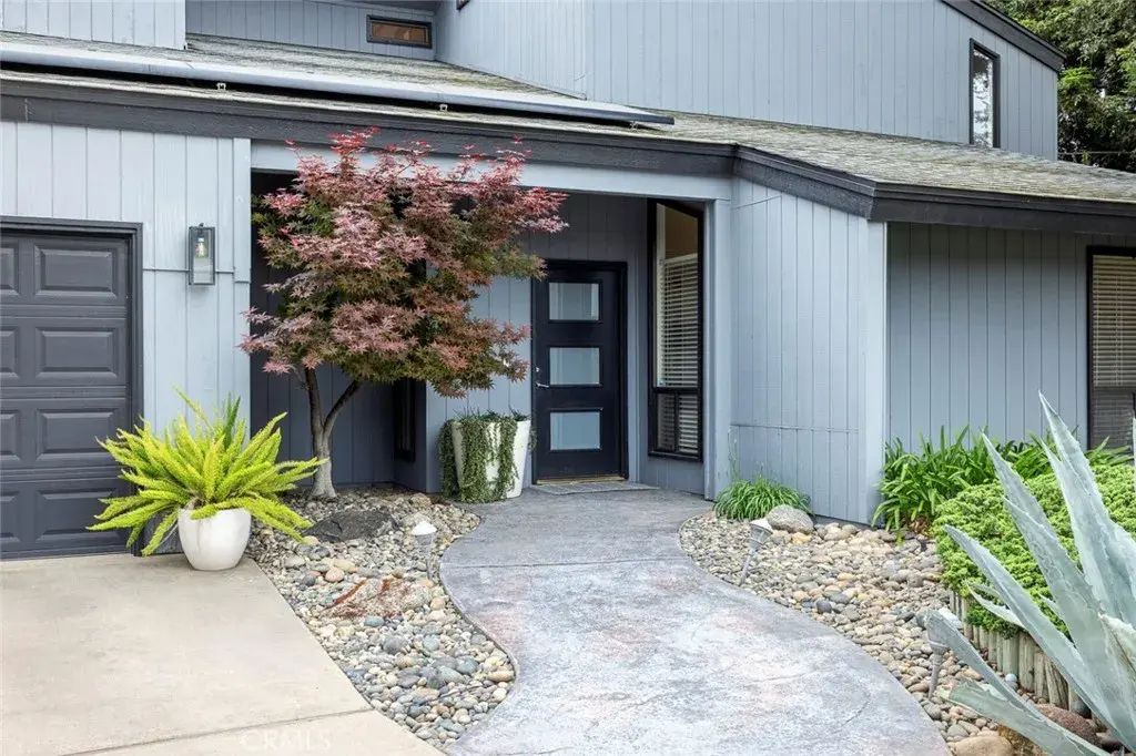 6638 N Marty, Fresno