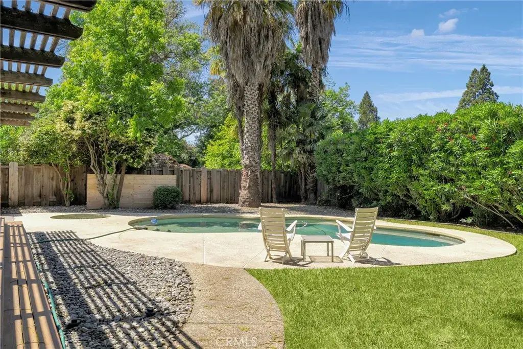 976 Palmetto, Chico