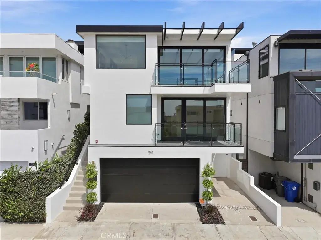 104 Manhattan Avenue, Manhattan Beach
