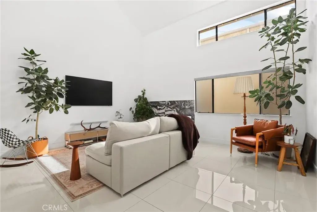 10926 Bluffside Drive 30, Studio City