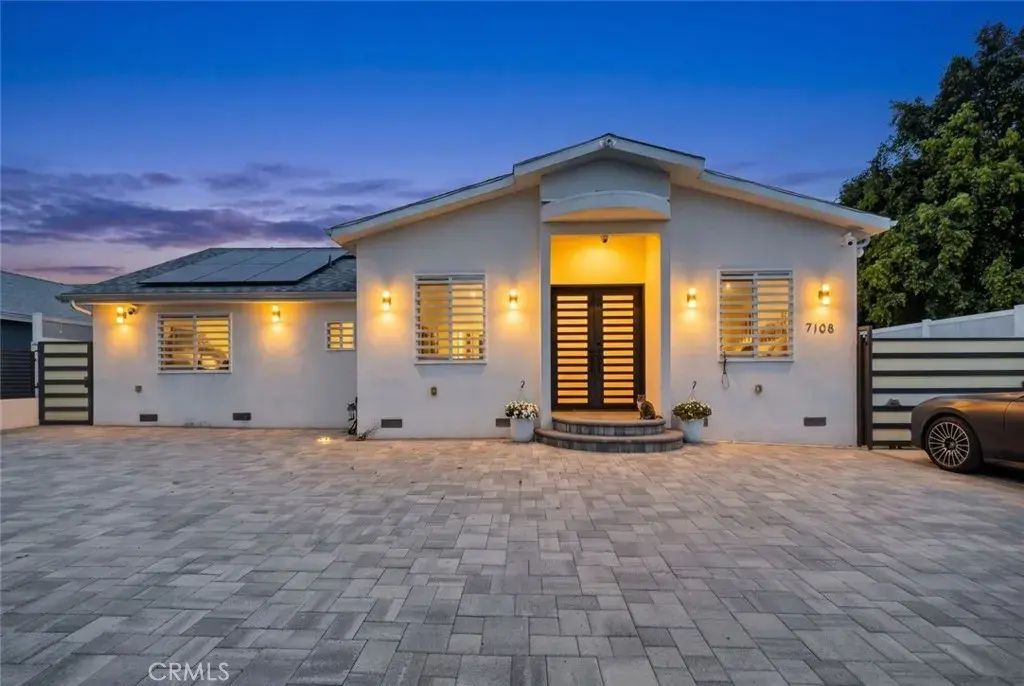 7108 Colbath, Van Nuys