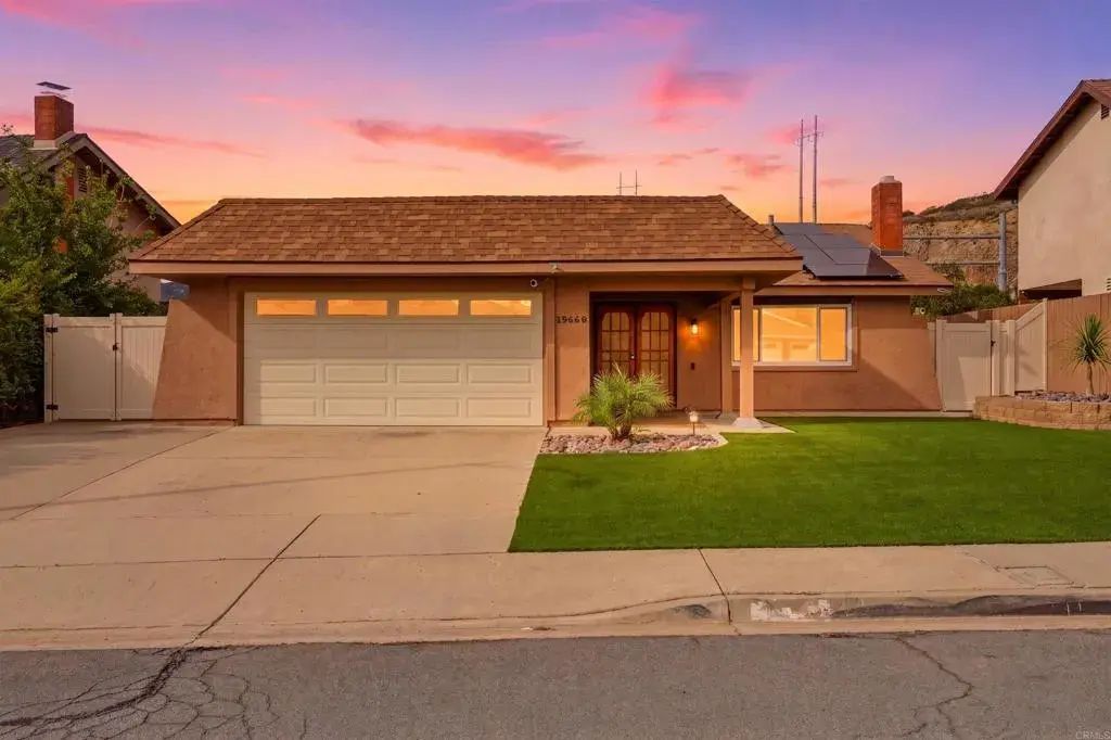 13668 Choisser Lane, Lakeside
