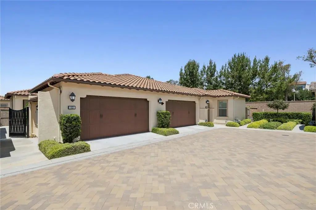 152 Burgess, Irvine