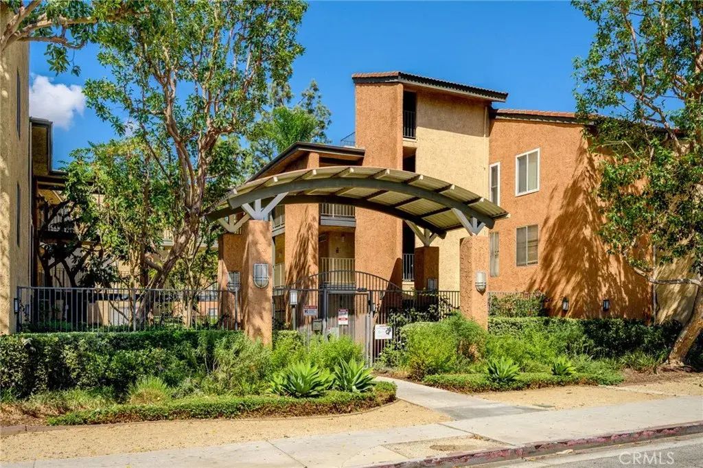 15425 Sherman 107a, Van Nuys