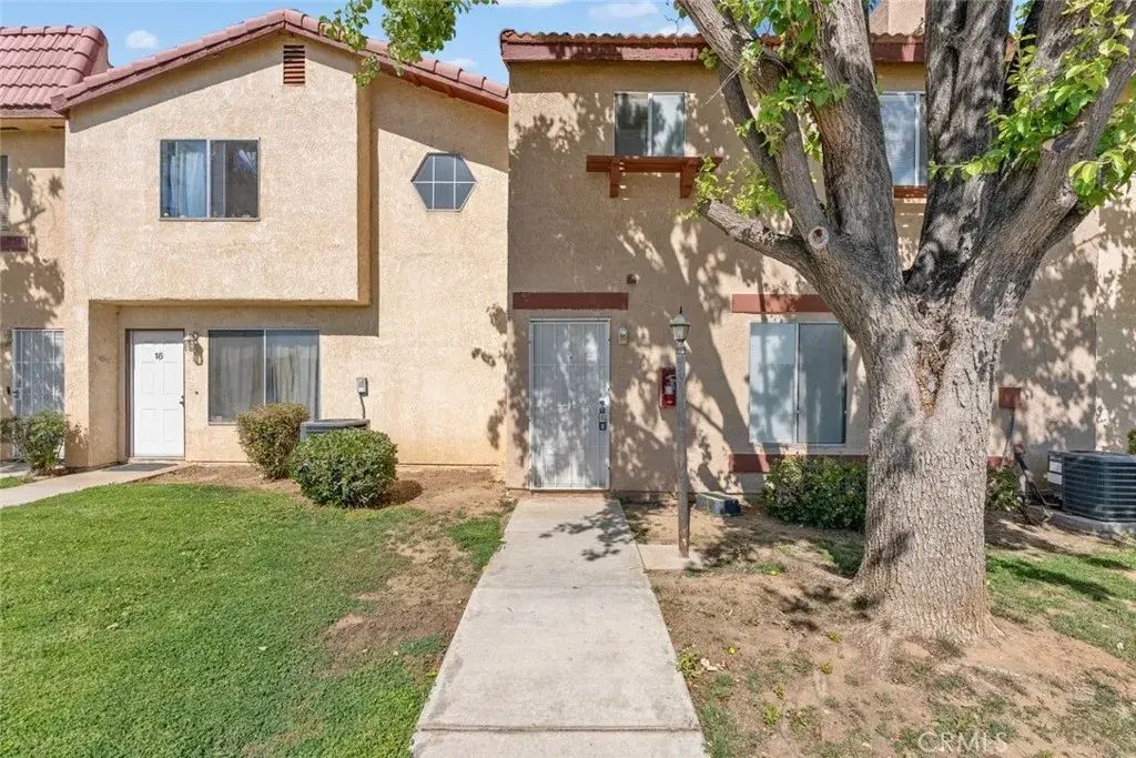 1750 E Avenue Q14 17, Palmdale