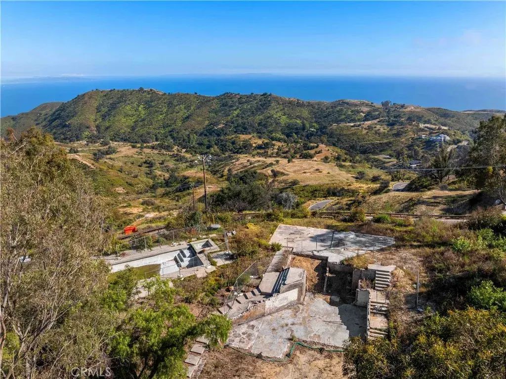 21135 Saddle Peak, Topanga