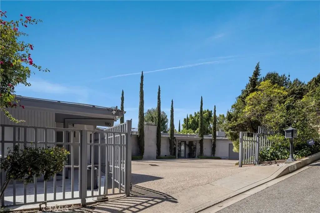 1110 Bel Air Place, Los Angeles