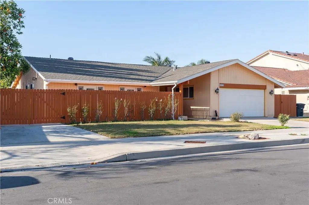 2990 N Rippling Creek, Orange