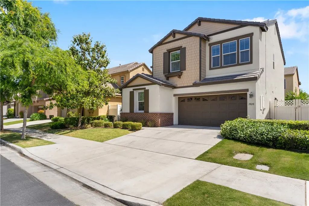 1820 Delacorte, Bakersfield
