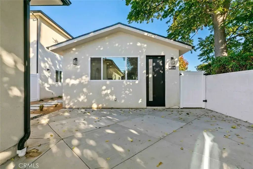 6844 Cedros Avenue, Van Nuys