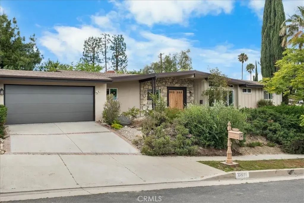 23711 Ladrillo, Woodland Hills