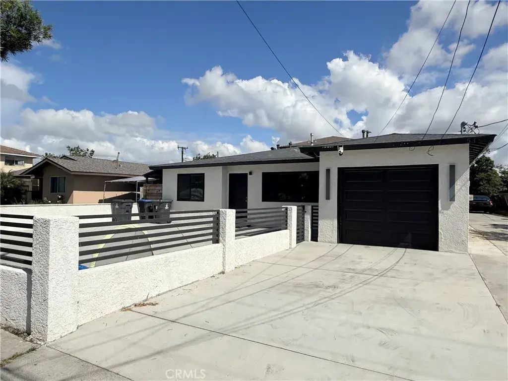 5319 Roosevelt, Santa Ana