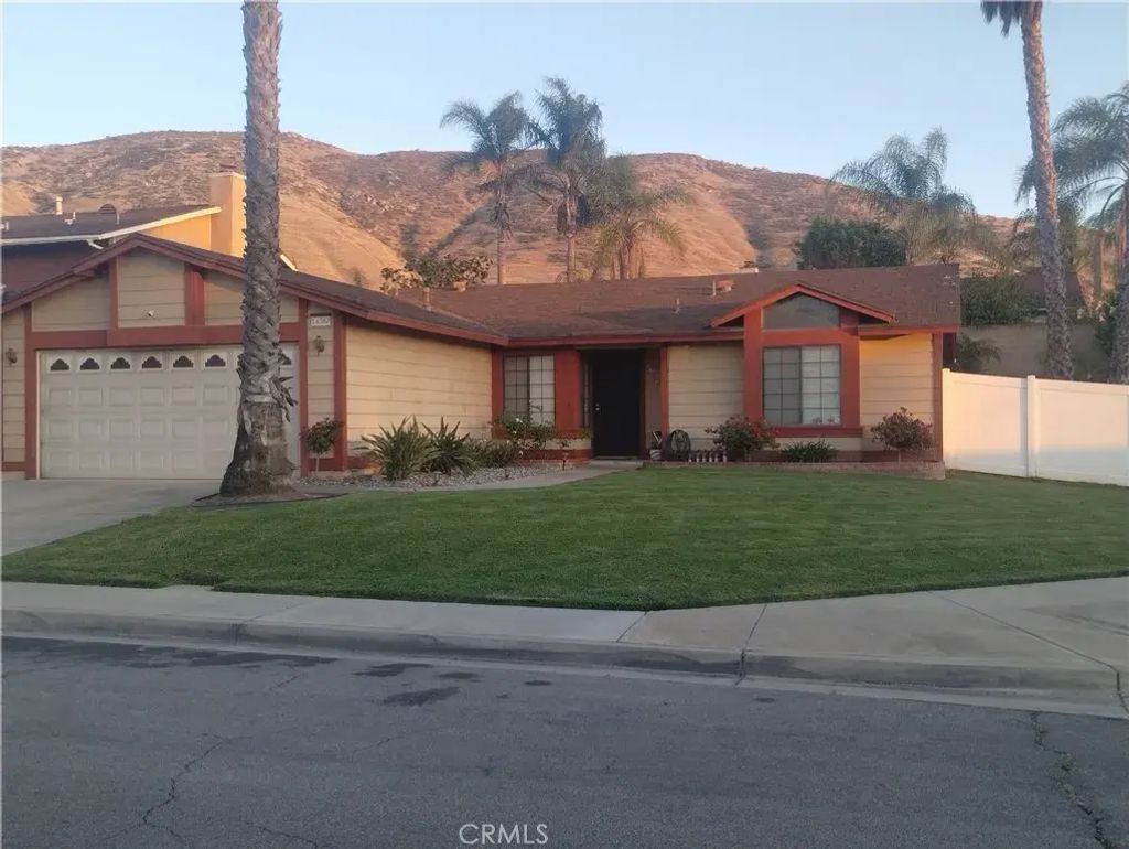14387 Mountain High, Fontana