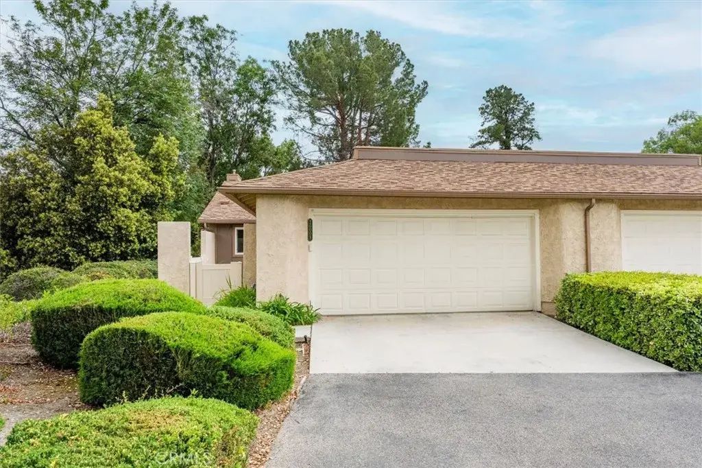 20008 Avenue Of The Oaks, Newhall