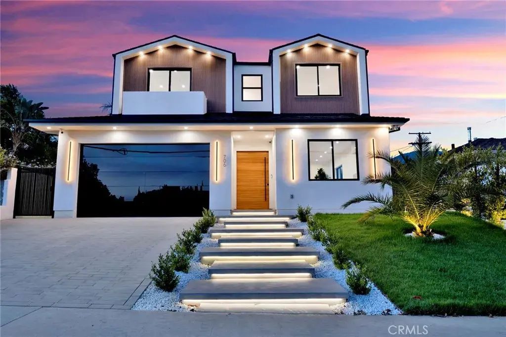 706 S Kenneth Road, Burbank
