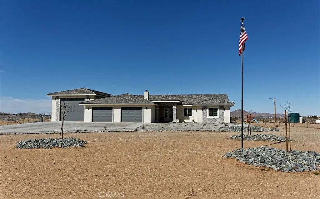 23280 Ramona Avenue, Apple Valley