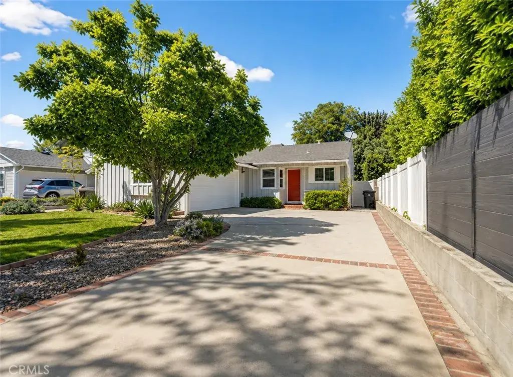 22647 Clarendon Street, Woodland Hills
