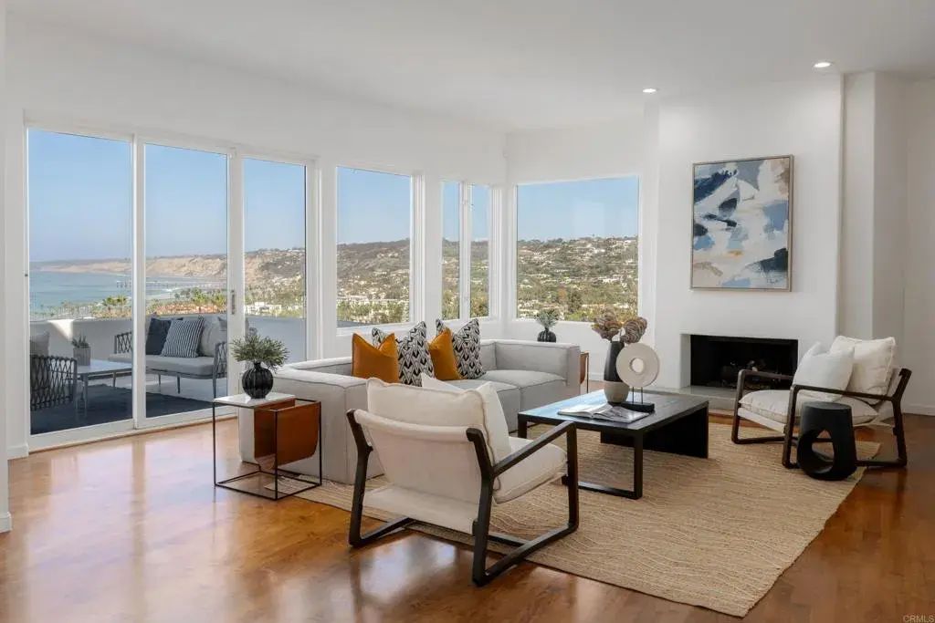 7784 Lookout Drive, La Jolla