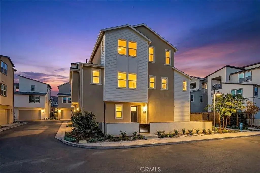 418 Lobata, Irvine