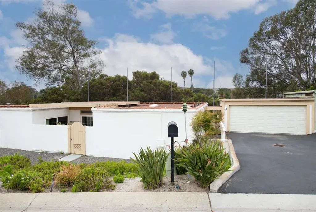 3621 Vista Campana South 11, Oceanside
