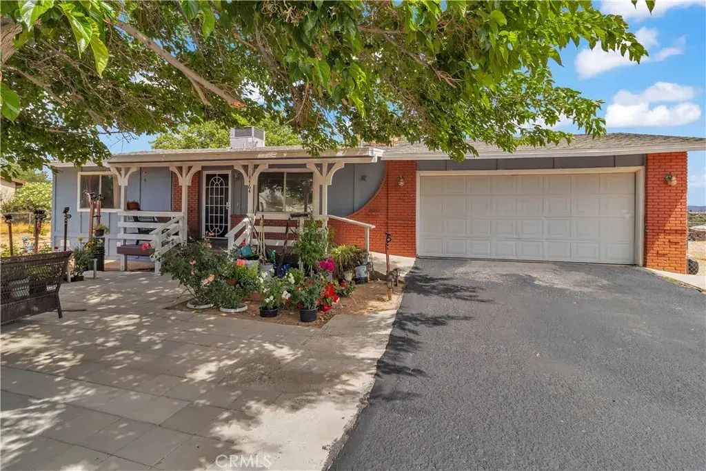 18464 Vine Street, Hesperia