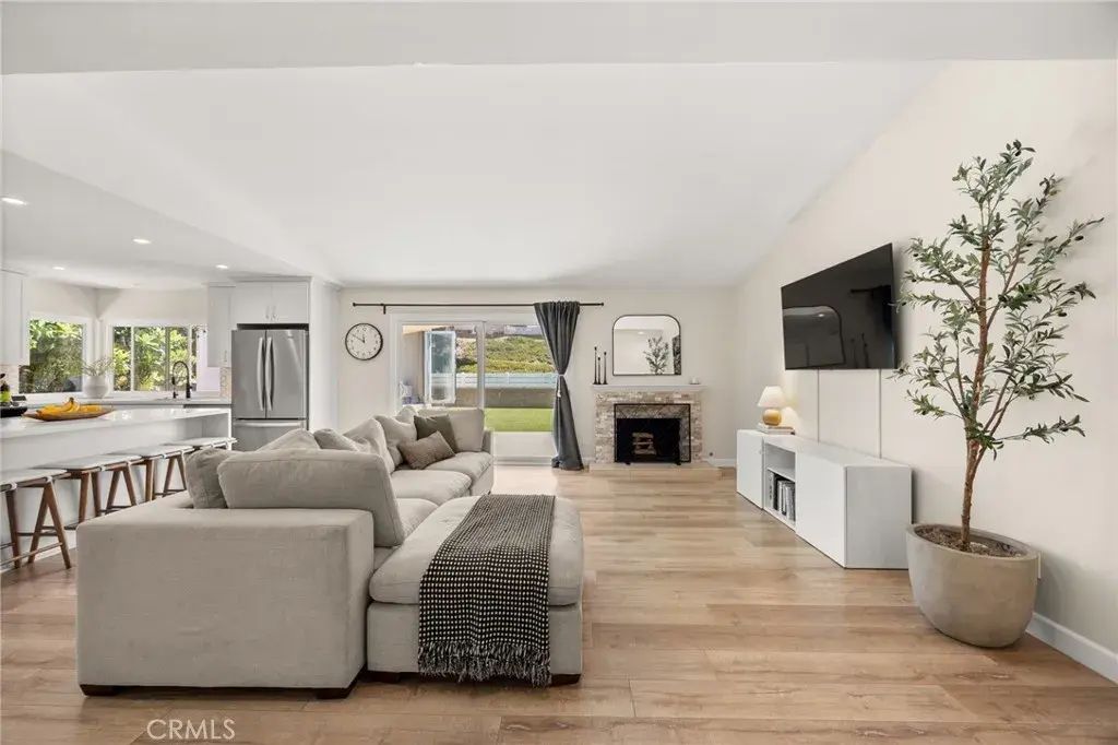 28962 De La Luna, Mission Viejo