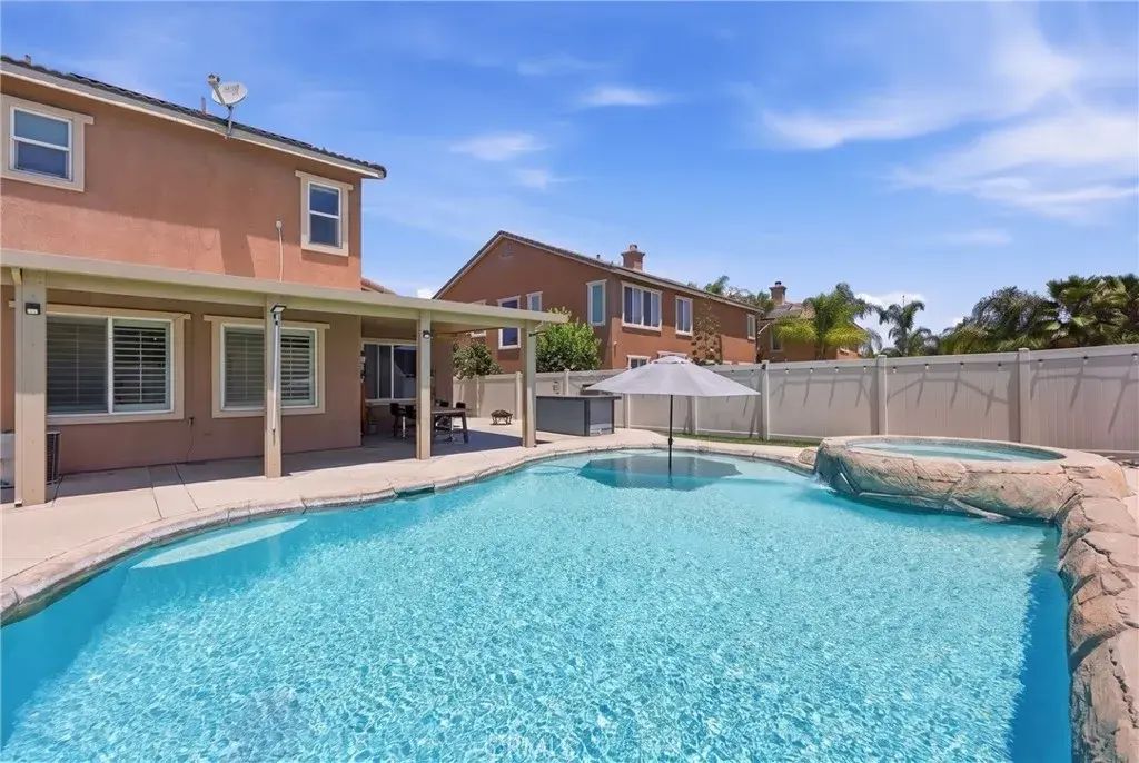 27708 Carlton Oaks Street, Murrieta