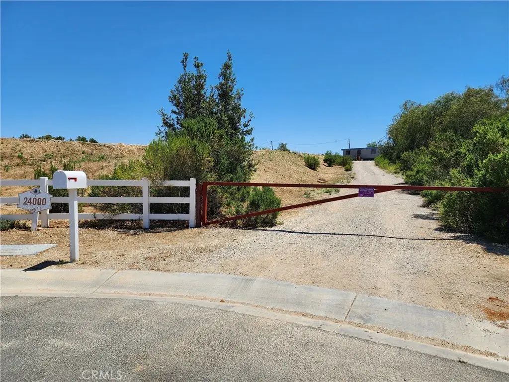 24000 Hidden Ridge, Hidden Hills