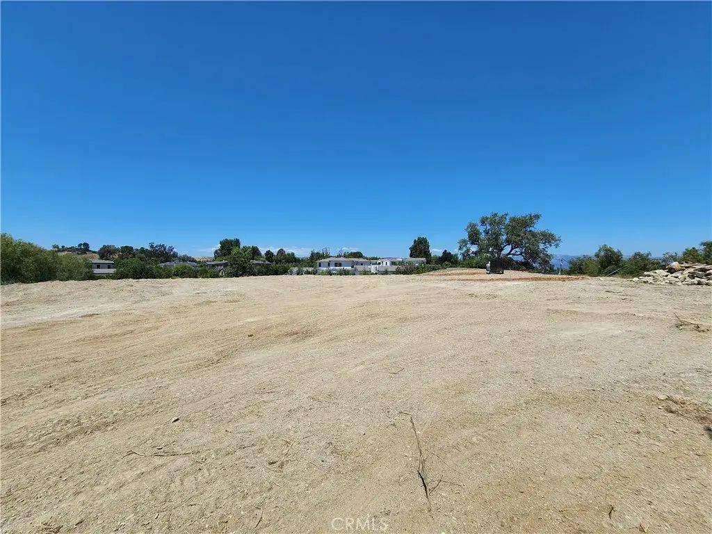 24005 Hidden Ridge, Hidden Hills