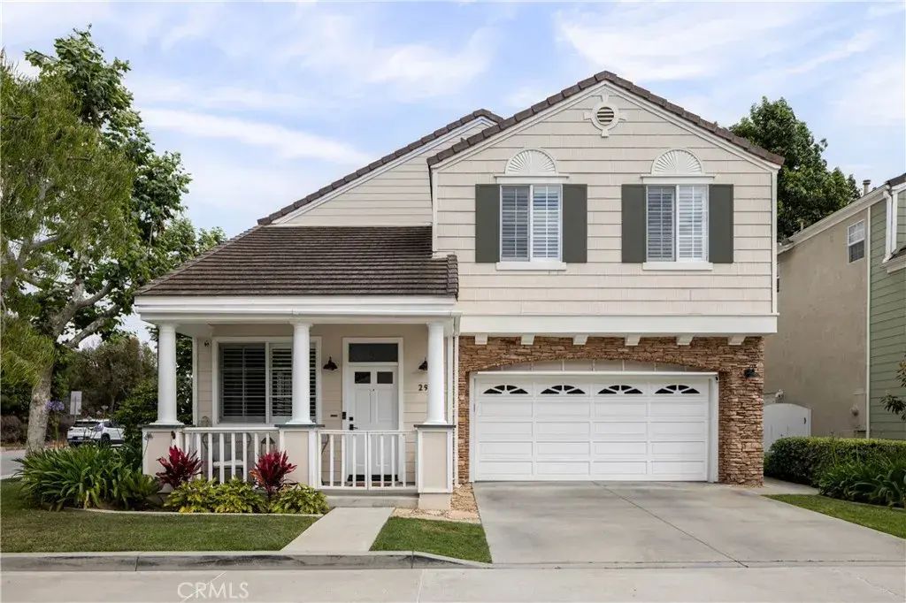 293 Mesa Dr, Costa Mesa