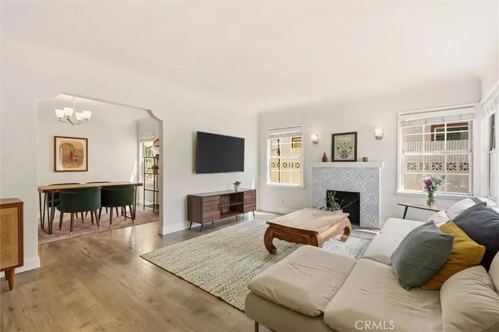 2048 Golden, Long Beach