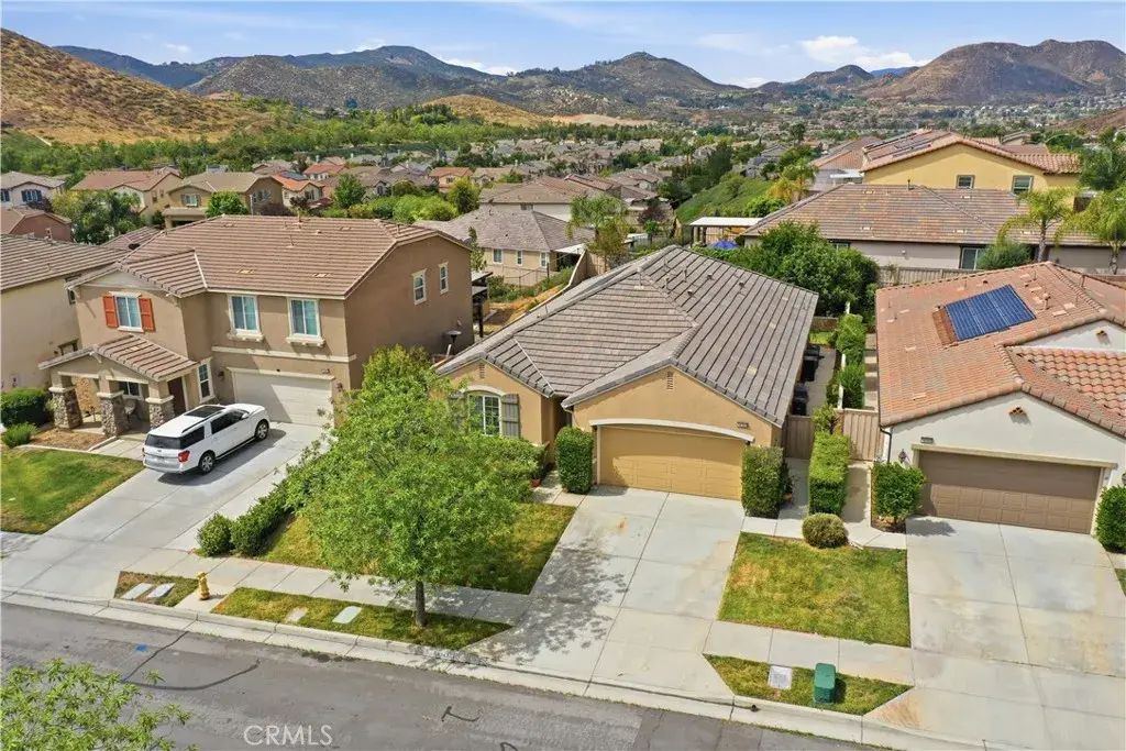 34343 Blossoms, Lake Elsinore