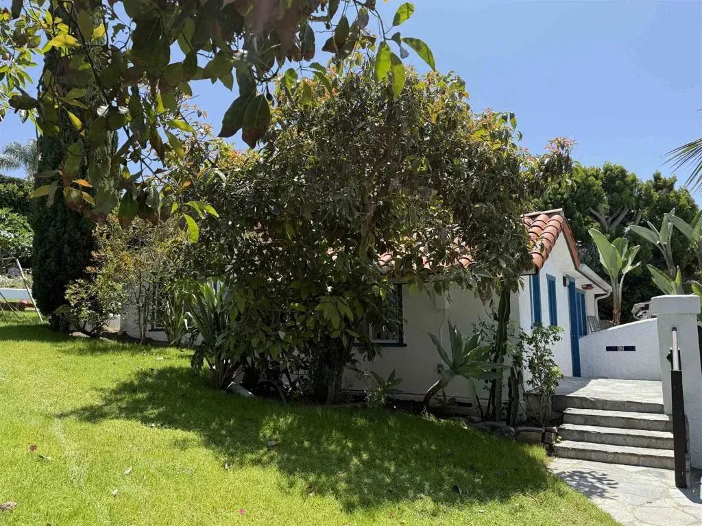 122 S Rios 4, Solana Beach