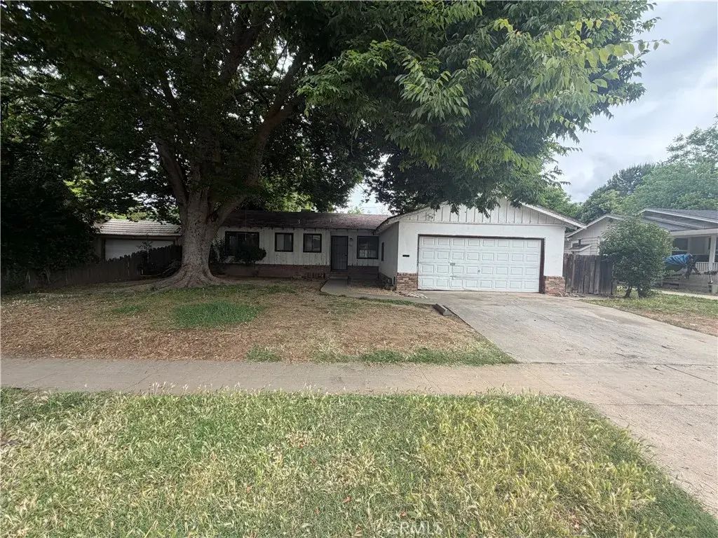 1163 W 25th, Merced