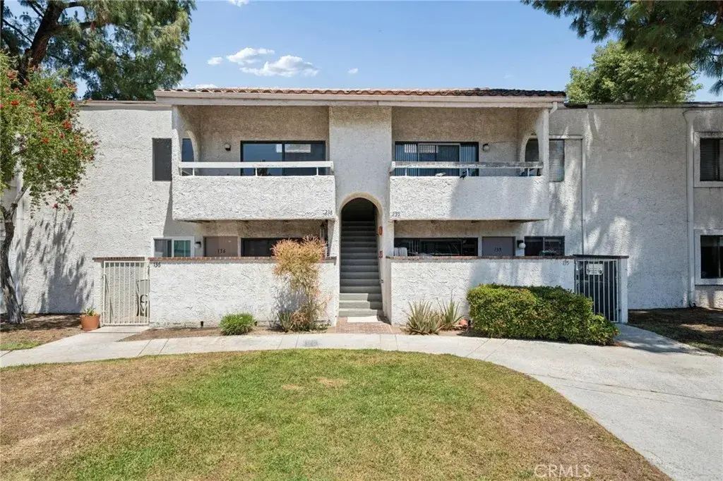 25019 Peachland Avenue 236, Newhall
