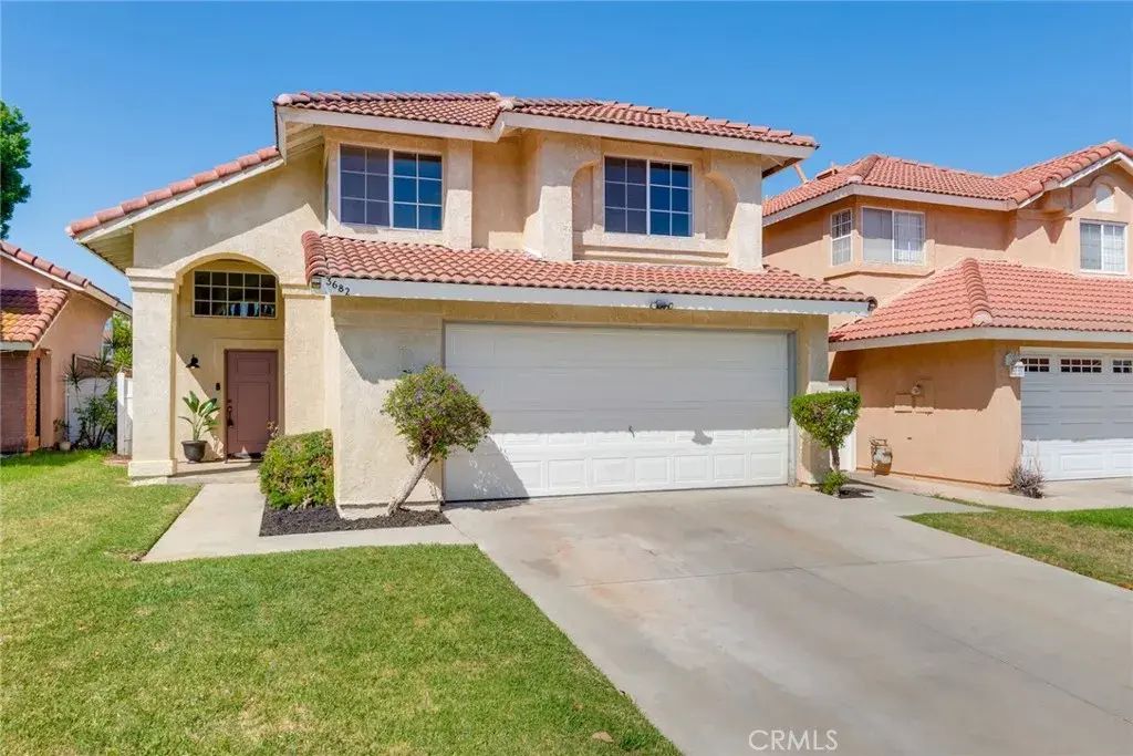 3682 N Pole, Riverside
