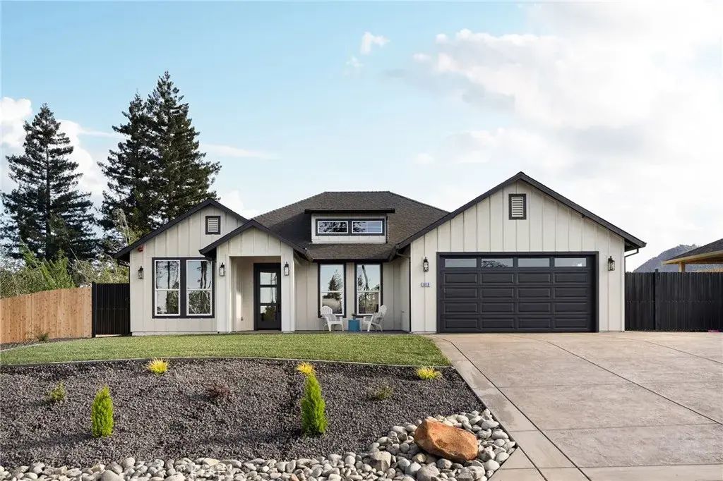 1819 Apple View Way, Paradise