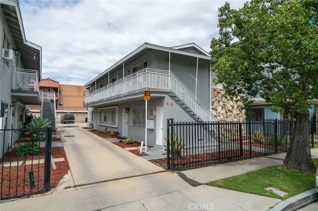 6645 Hammond Avenue, Long Beach