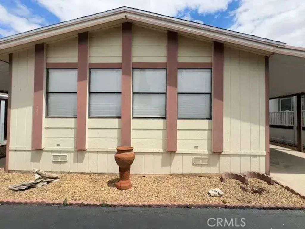 14000 El Elvado Rd 27, Victorville