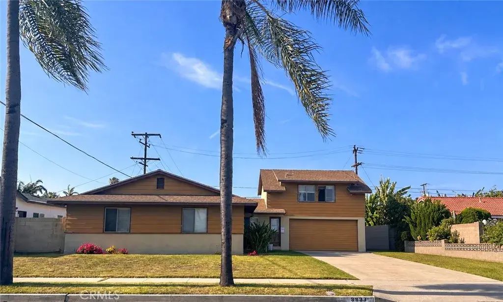 8883 La Paloma, Fountain Valley