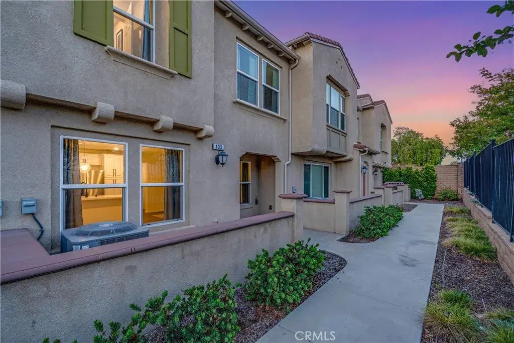 7155 Citrus 433, Fontana