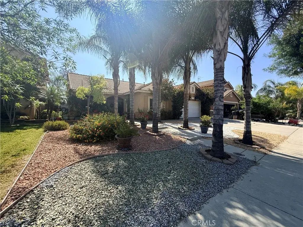 2293 Murrieta, Perris