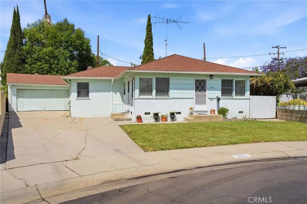 5219 Gundry Avenue, Long Beach