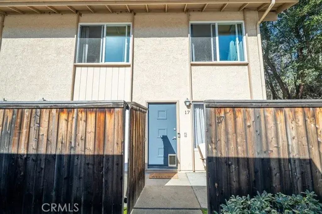 7386 Calle Real 17, Goleta